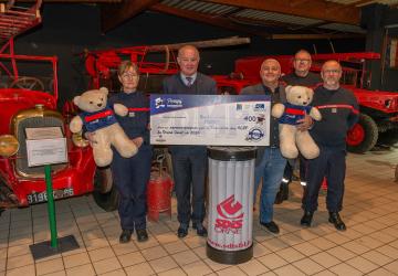 Peluches Pompy pour aider les pompiers